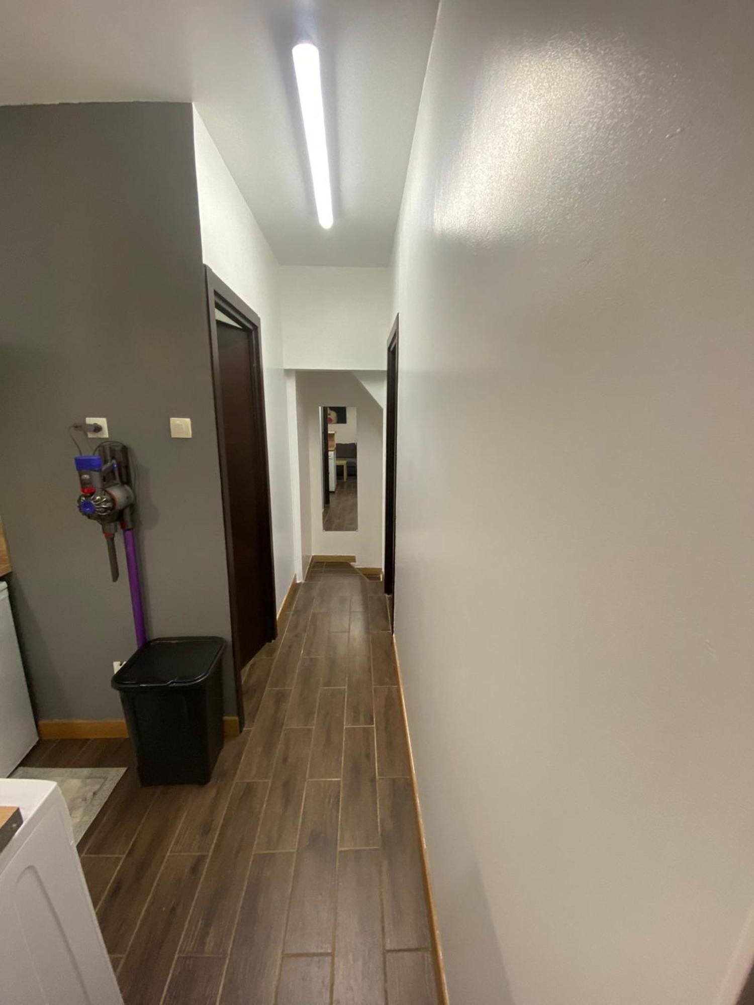 Agreable Appartement In Montmartre Paris Exterior foto