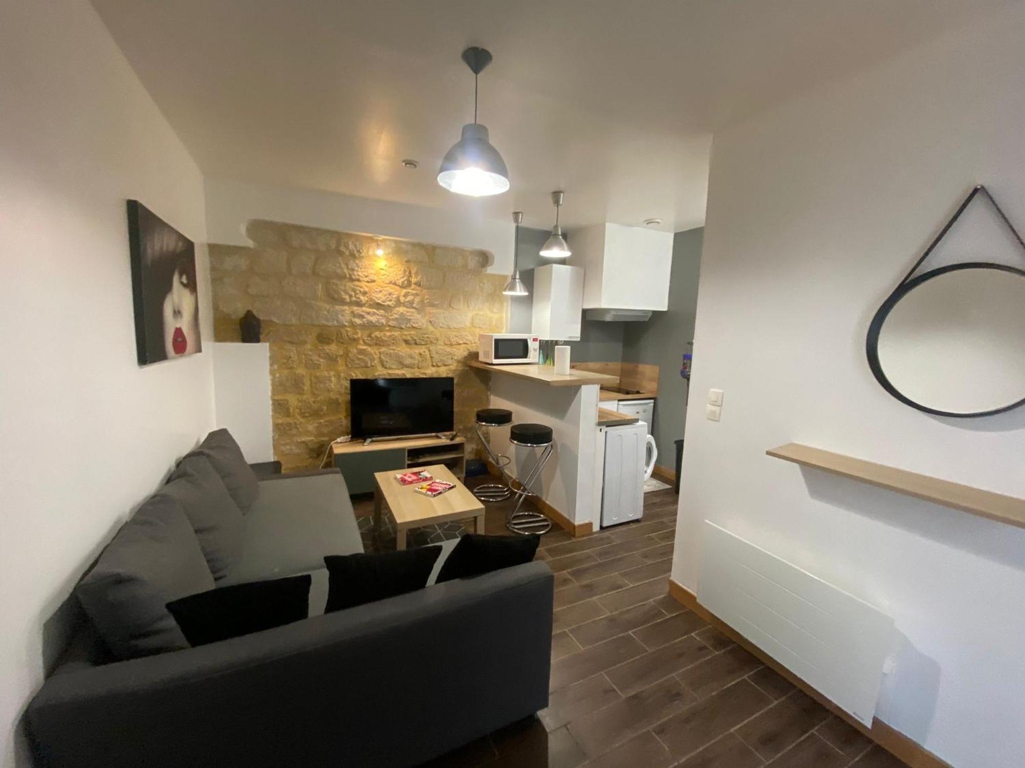 Agreable Appartement In Montmartre Paris Exterior foto